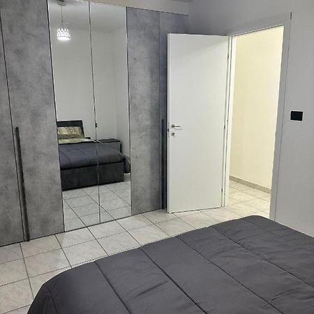 Home Center Acquisto 卡塔尼亚 外观 照片