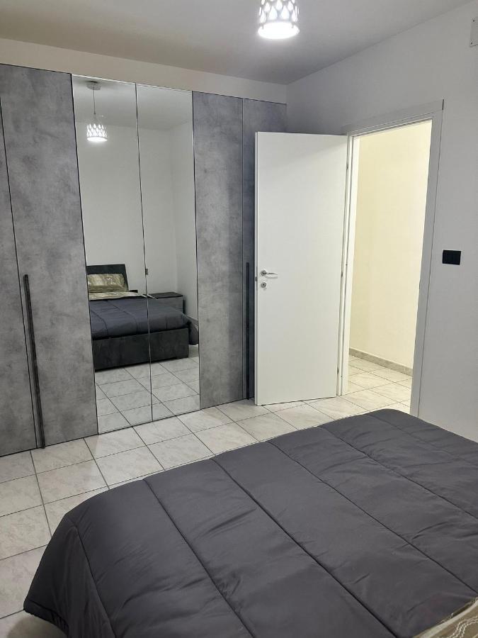 Home Center Acquisto 卡塔尼亚 外观 照片